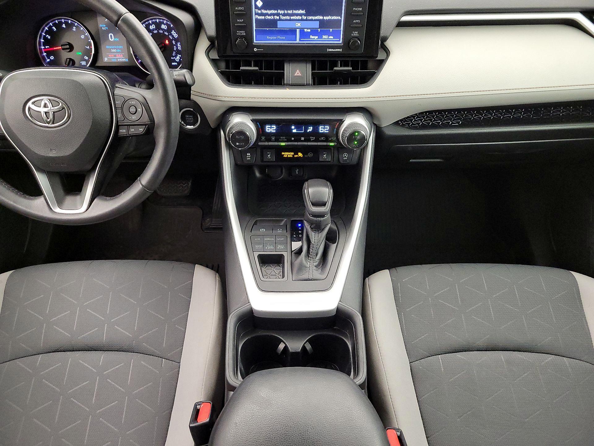 Thumbnail: 2021 Toyota RAV4 - 18