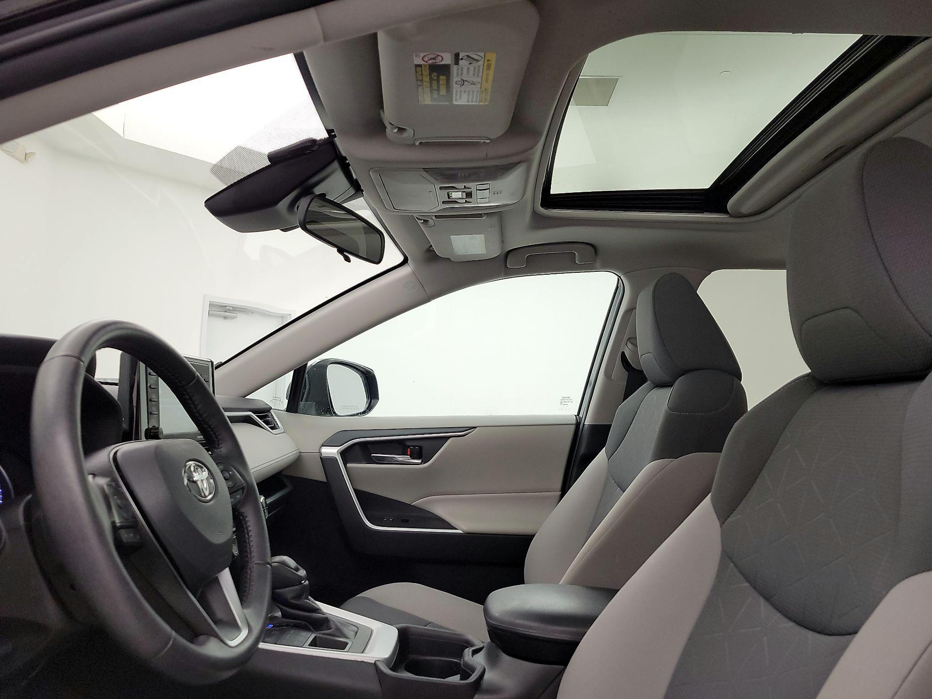 Thumbnail: 2021 Toyota RAV4 - 20