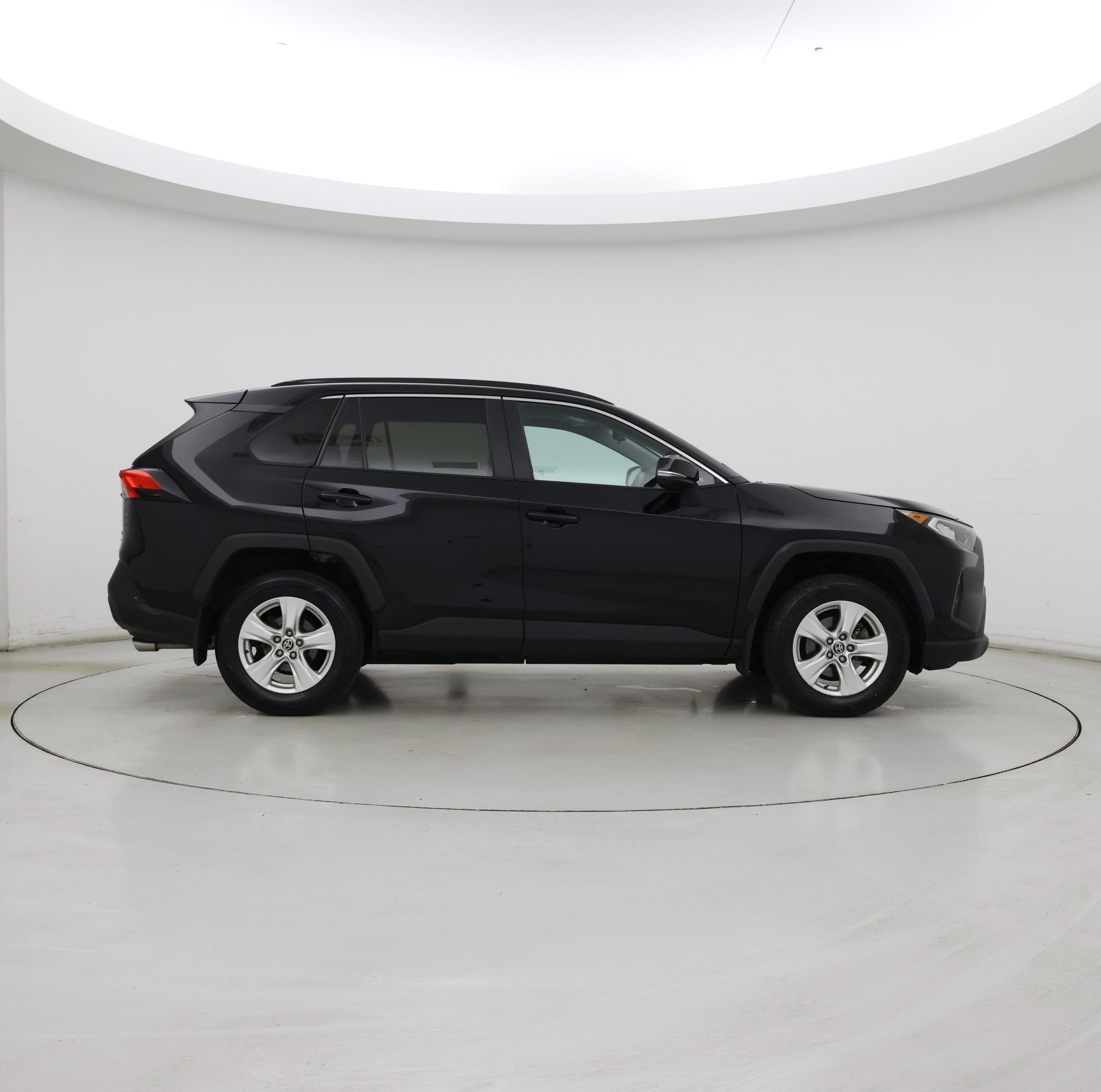 Thumbnail: 2021 Toyota RAV4 - 7