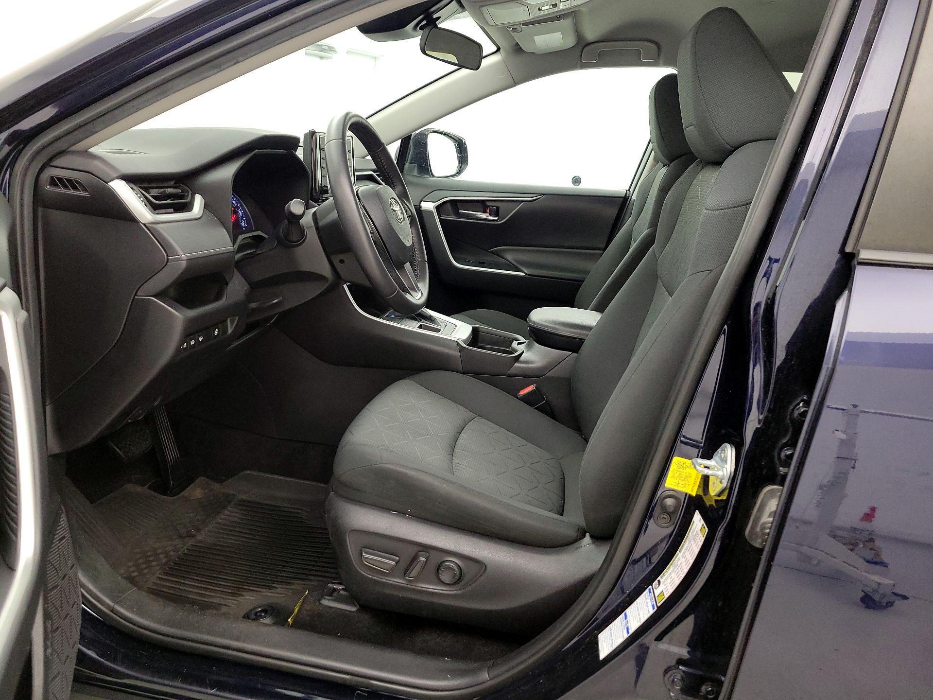 Thumbnail: 2021 Toyota RAV4 - 11