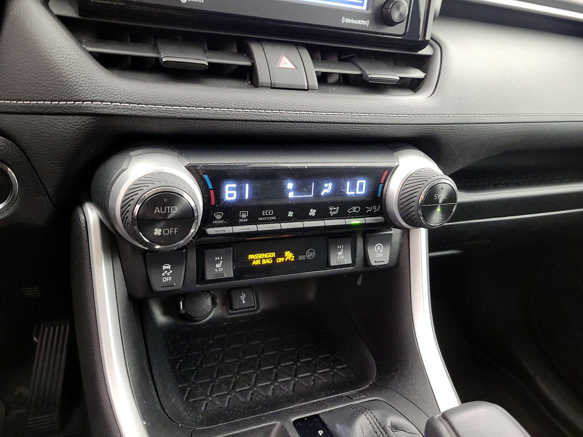 Thumbnail: 2021 Toyota RAV4 - 17