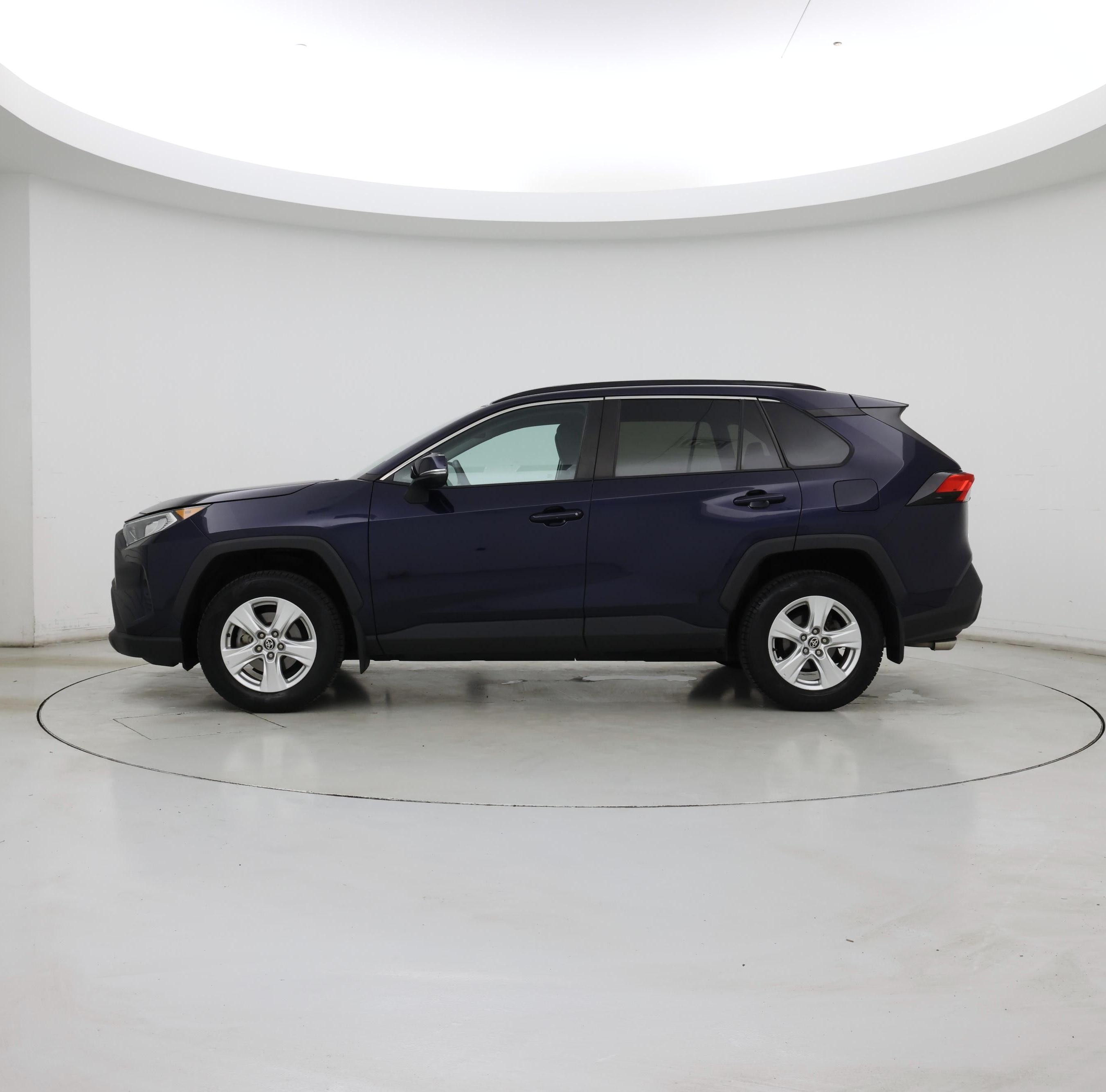 Thumbnail: 2021 Toyota RAV4 - 3