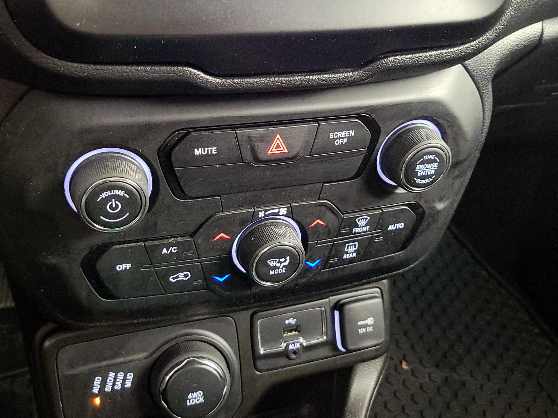 Thumbnail: 2020 Jeep Renegade - 16