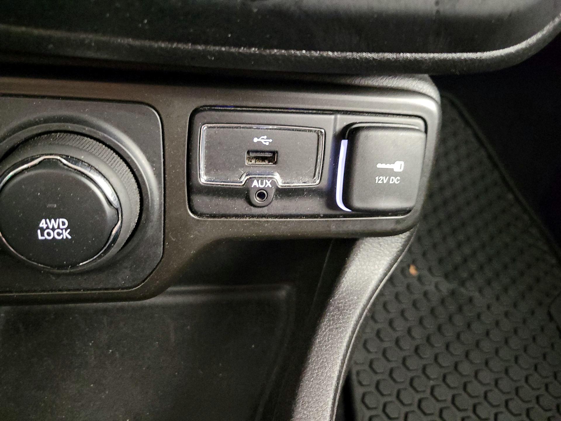 Thumbnail: 2020 Jeep Renegade - 18