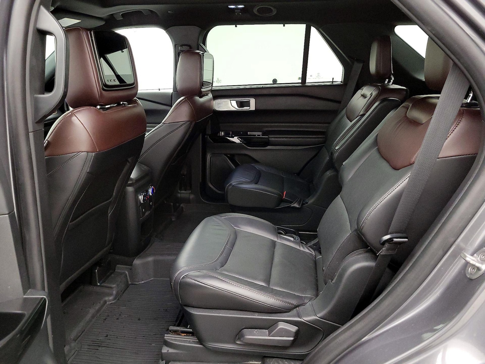 2021 Ford Explorer Platinum - Photo 22