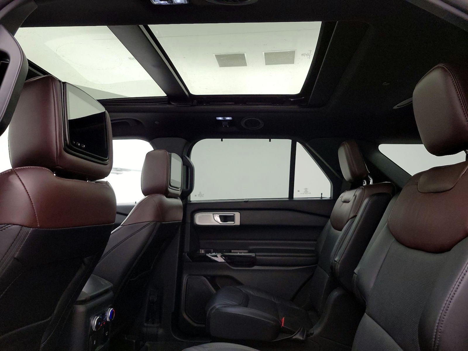2021 Ford Explorer Platinum - Photo 27