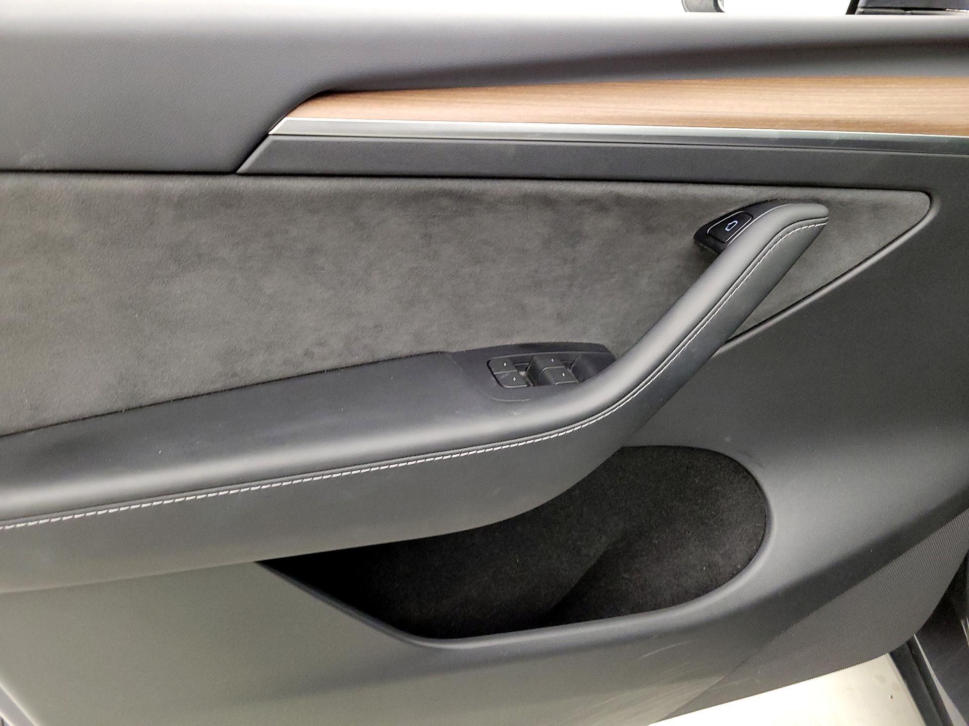 Thumbnail: 2023 Tesla Model Y - 12