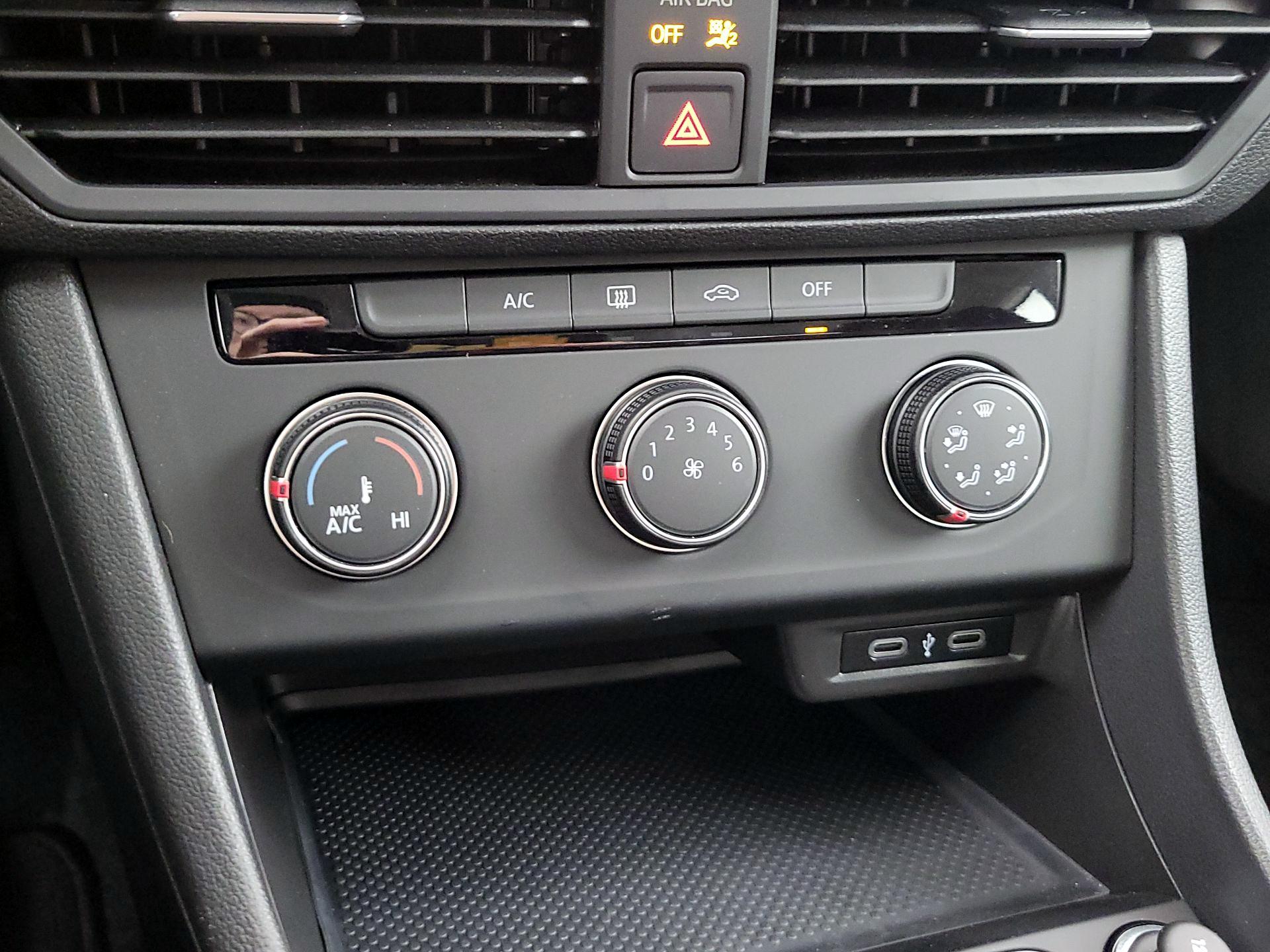 Thumbnail: 2021 Volkswagen Jetta - 16
