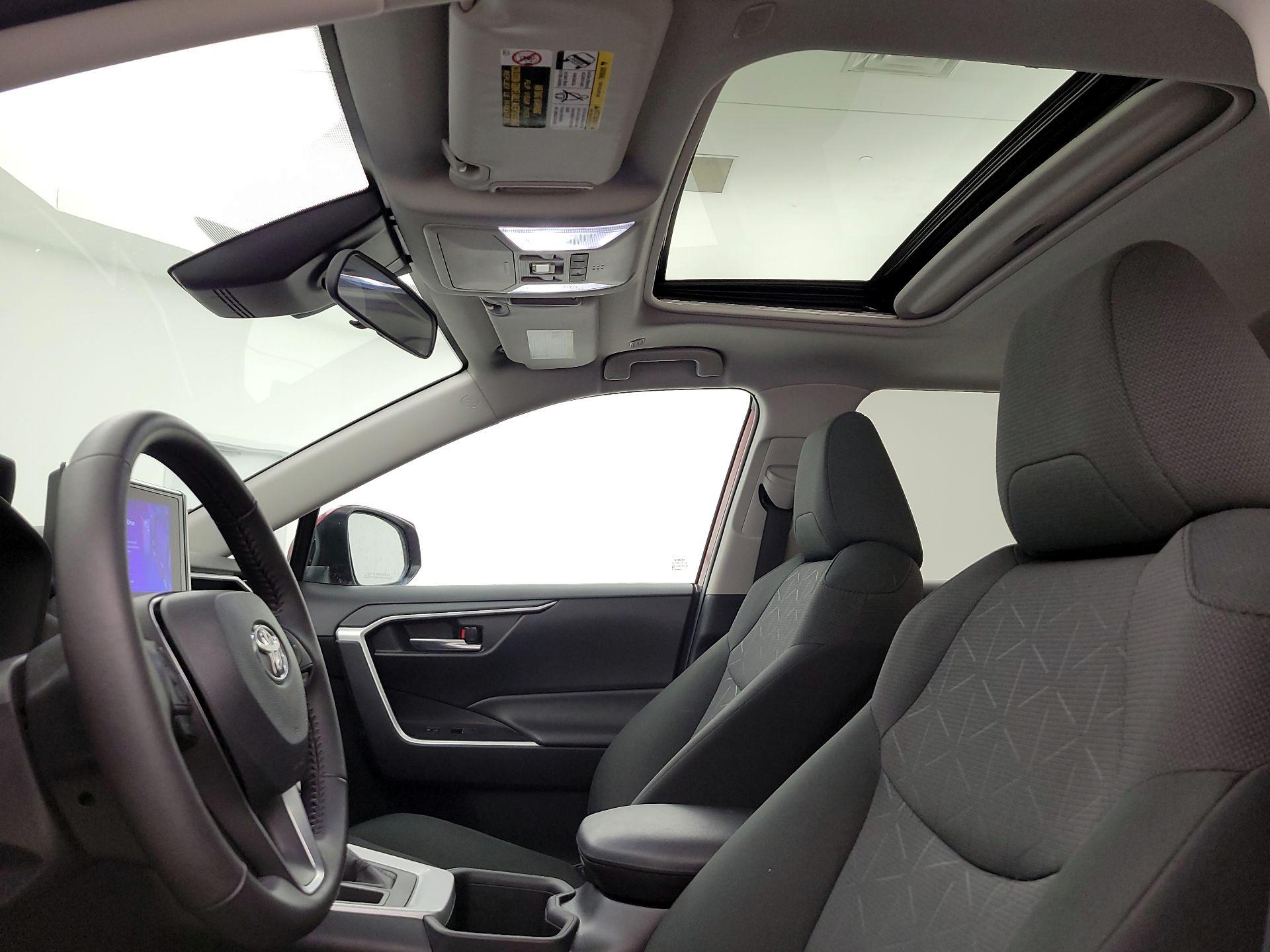Thumbnail: 2024 Toyota RAV4 - 20