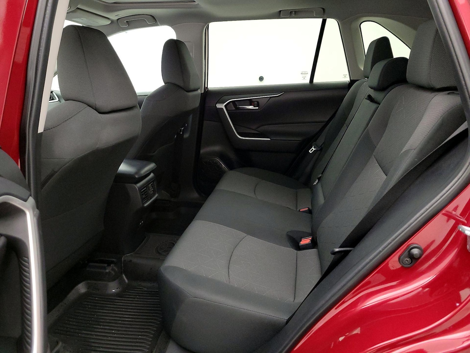 2024 Toyota RAV4 XLE - Photo 22