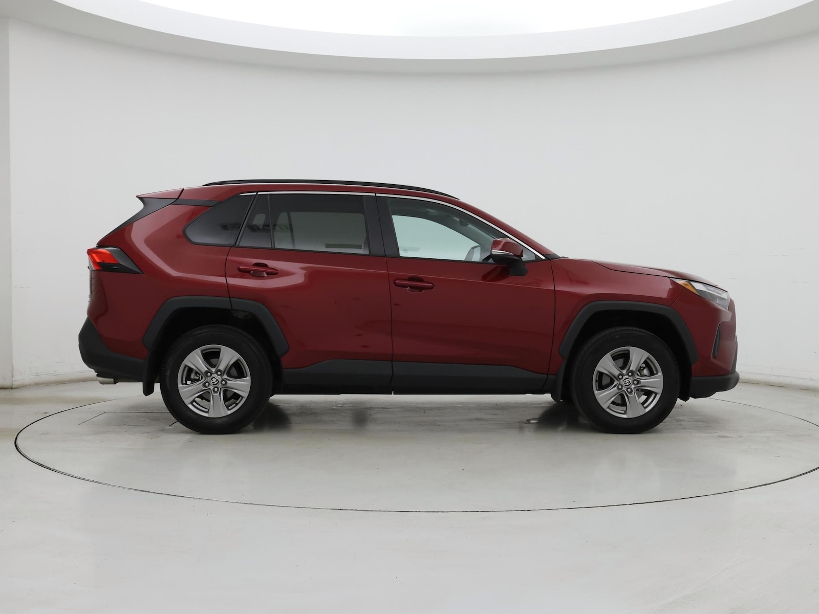 2024 Toyota RAV4 XLE - Photo 8