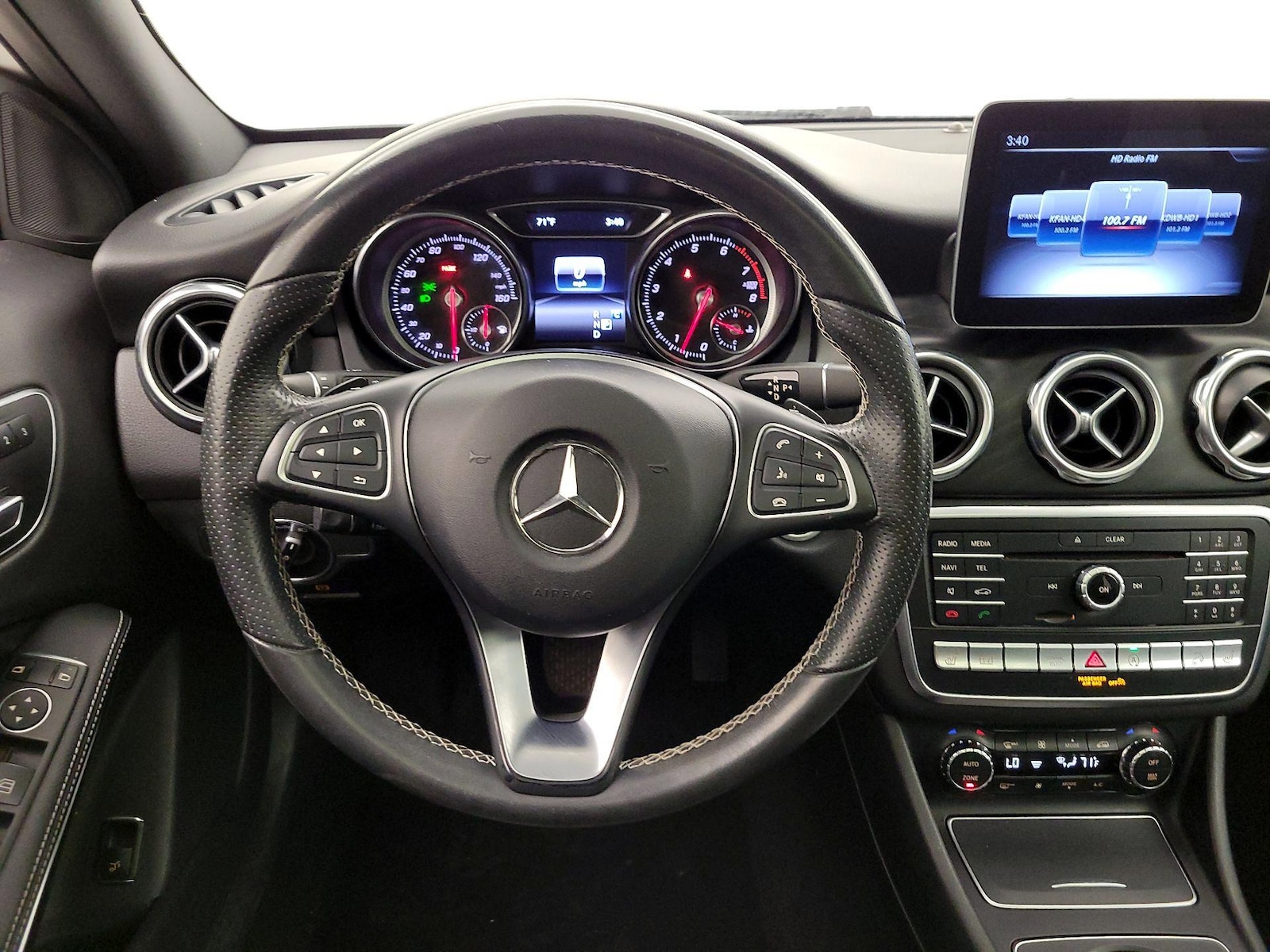 2018 Mercedes-Benz GLA-Class GLA250 - Photo 11