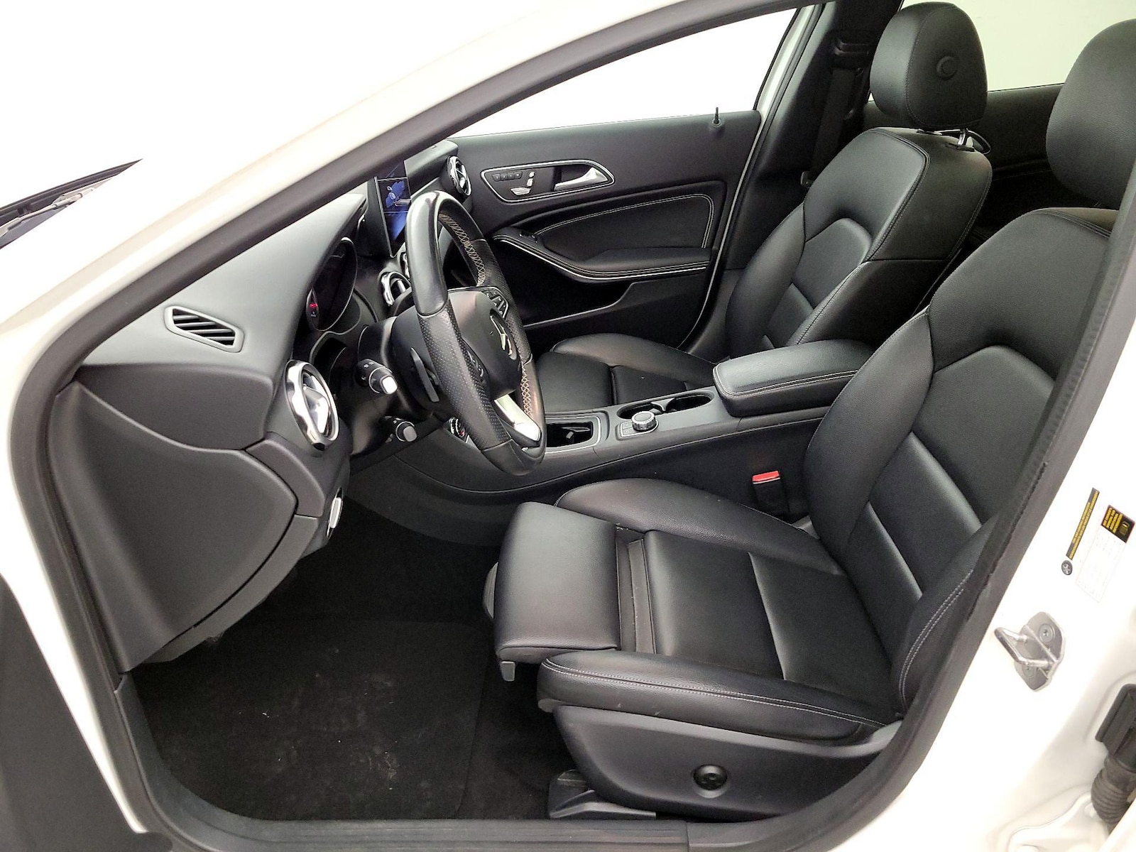 2018 Mercedes-Benz GLA-Class GLA250 - Photo 12