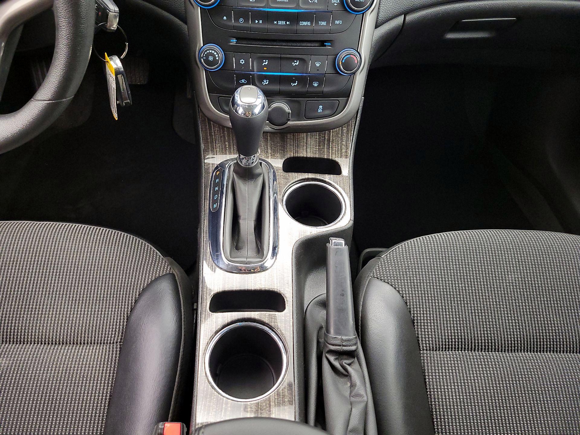 Thumbnail: 2015 Chevrolet Malibu - 17