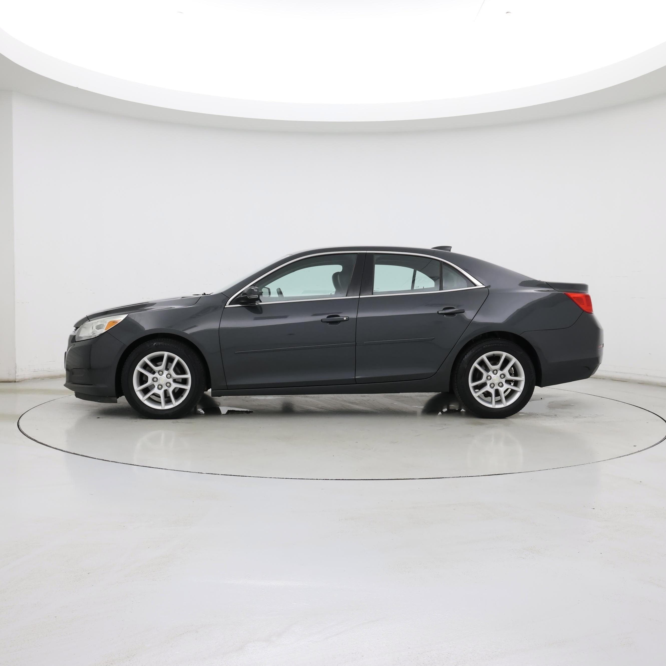 Thumbnail: 2015 Chevrolet Malibu - 3