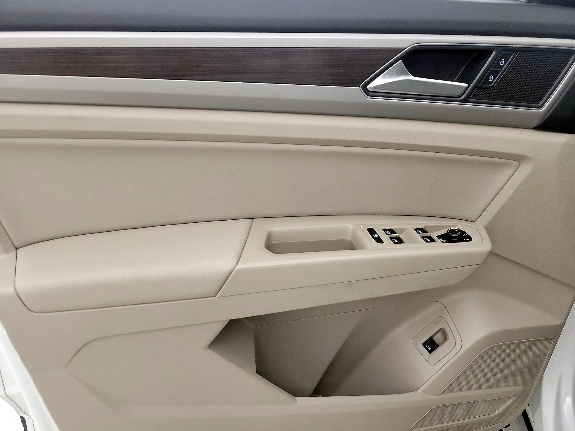 Thumbnail: 2019 Volkswagen Atlas - 12