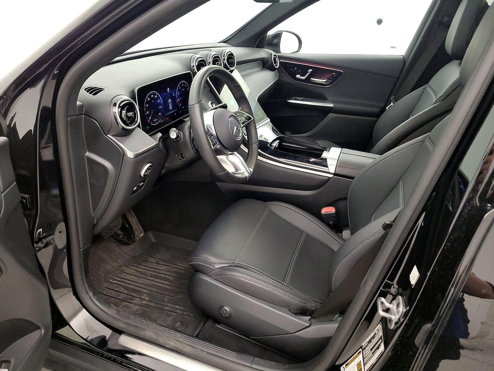 2025 Mercedes-Benz GLC Base - Photo 12