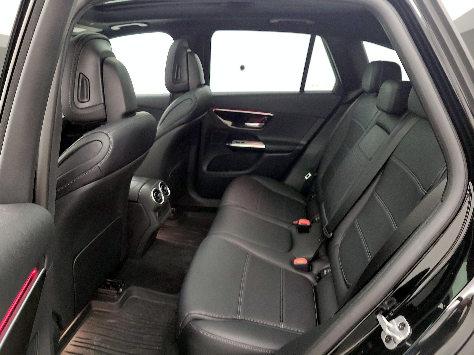 2025 Mercedes-Benz GLC Base - Photo 21