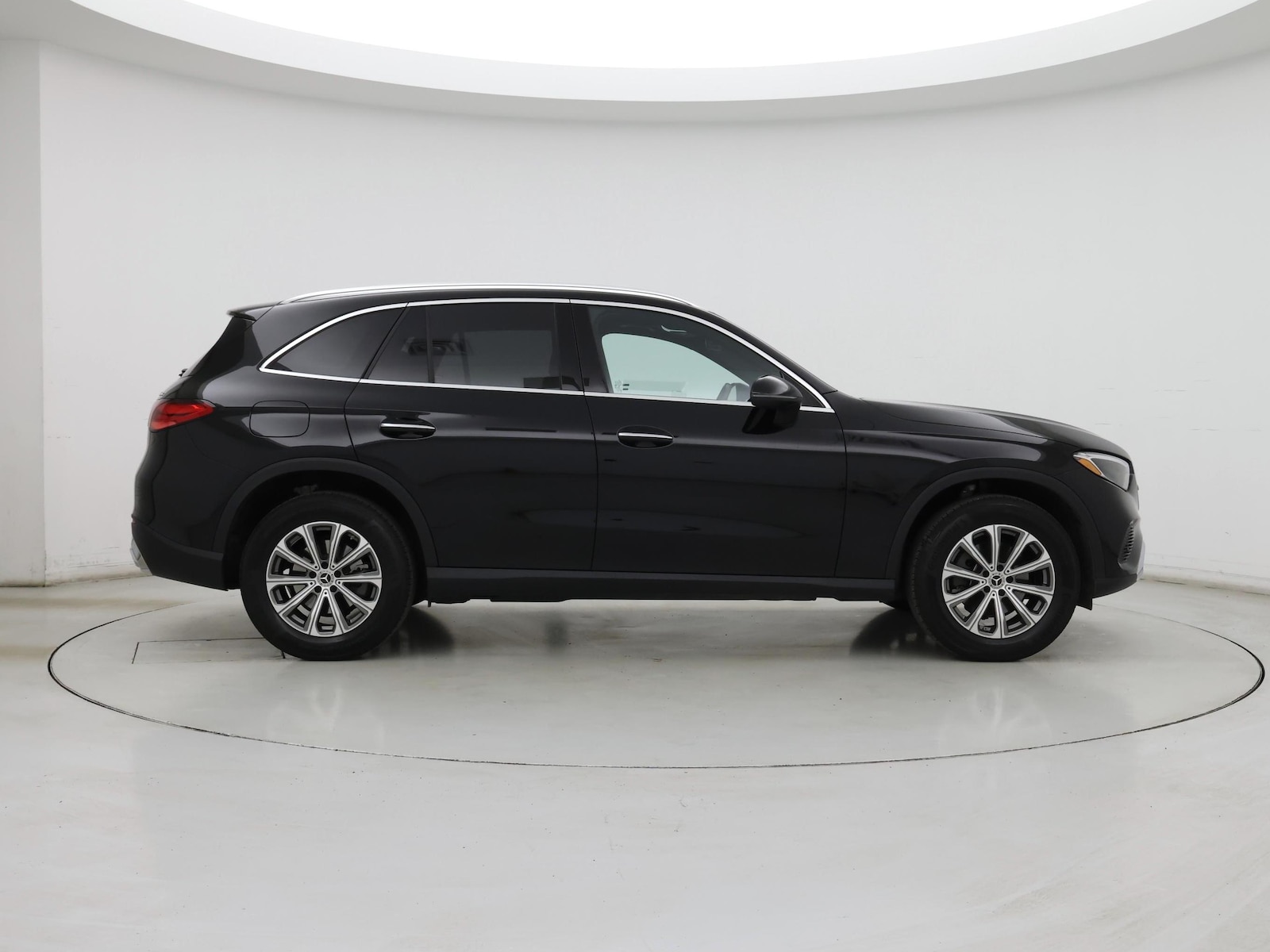 2025 Mercedes-Benz GLC Base - Photo 8