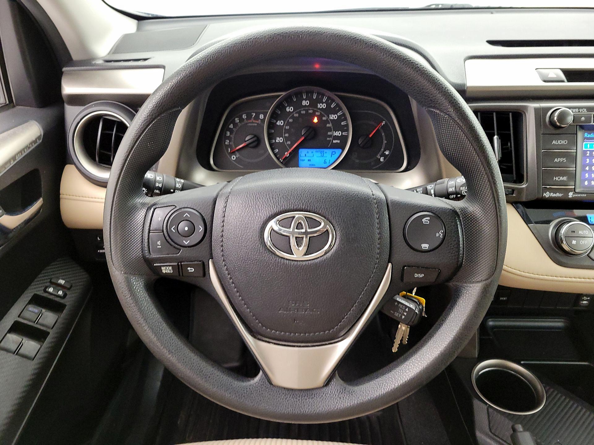 Thumbnail: 2015 Toyota RAV4 - 10