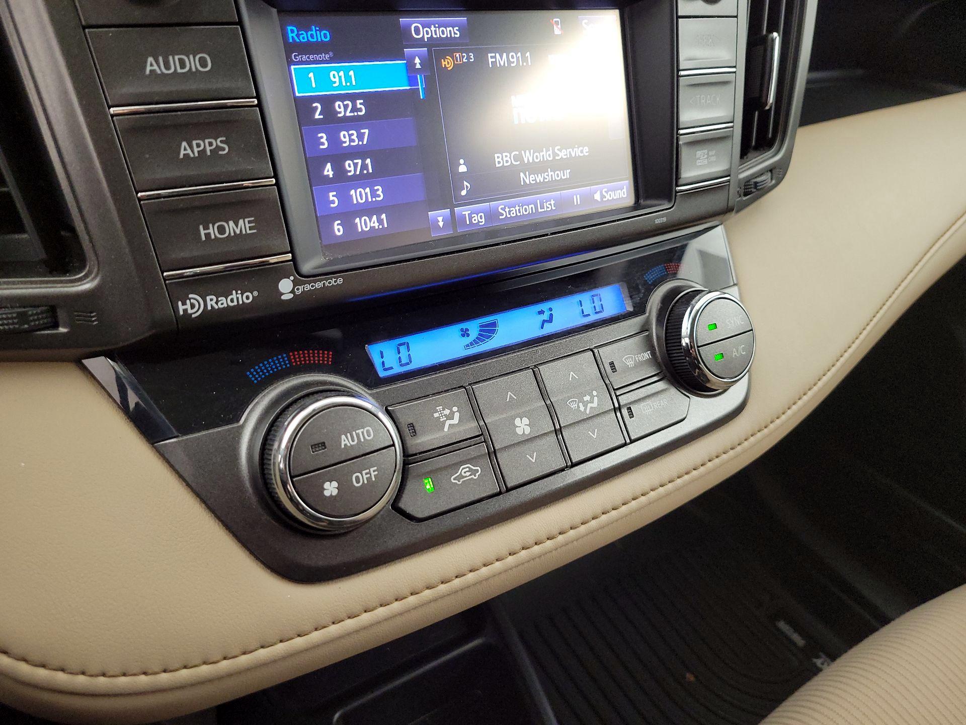 Thumbnail: 2015 Toyota RAV4 - 17