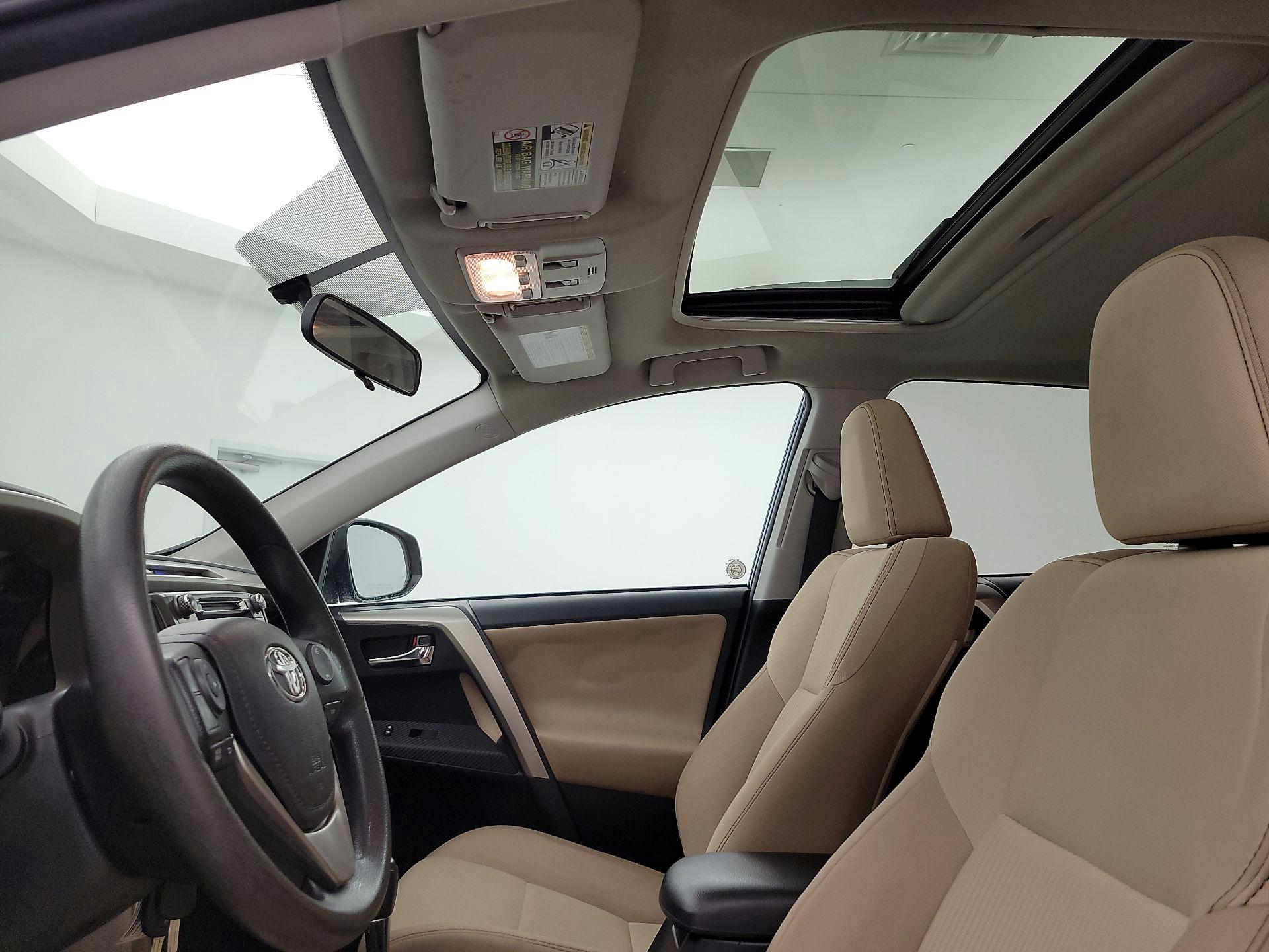 Thumbnail: 2015 Toyota RAV4 - 20