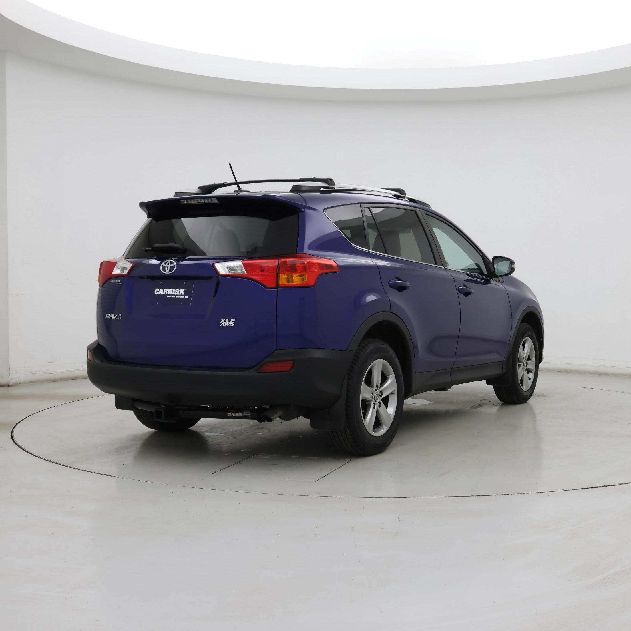 Thumbnail: 2015 Toyota RAV4 - 8
