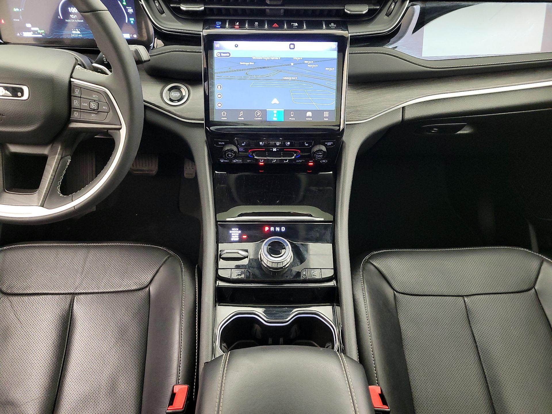 Thumbnail: 2022 Jeep Grand Cherokee - 18