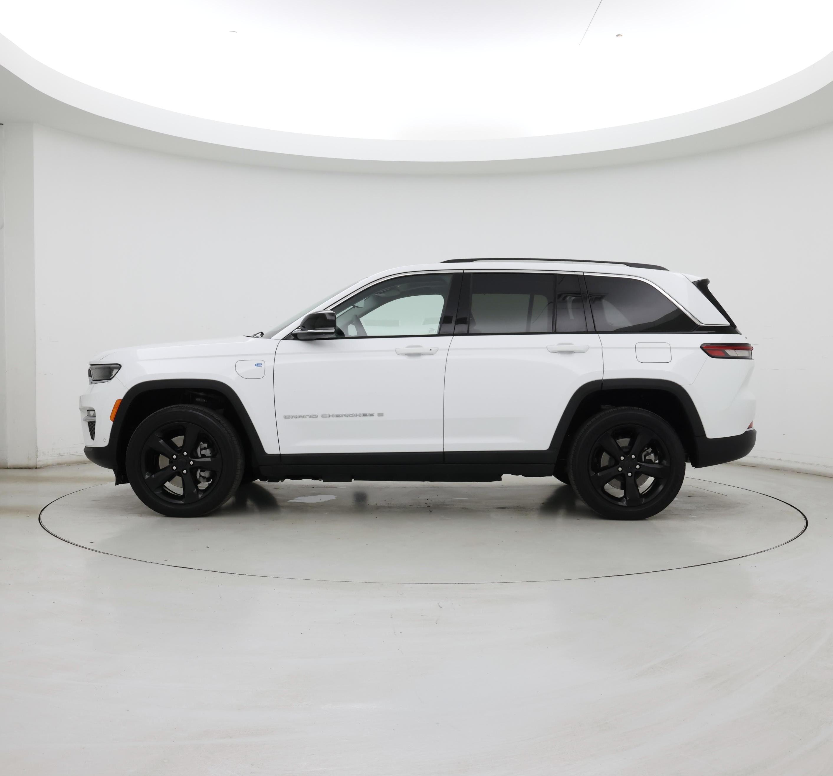 Thumbnail: 2022 Jeep Grand Cherokee - 3