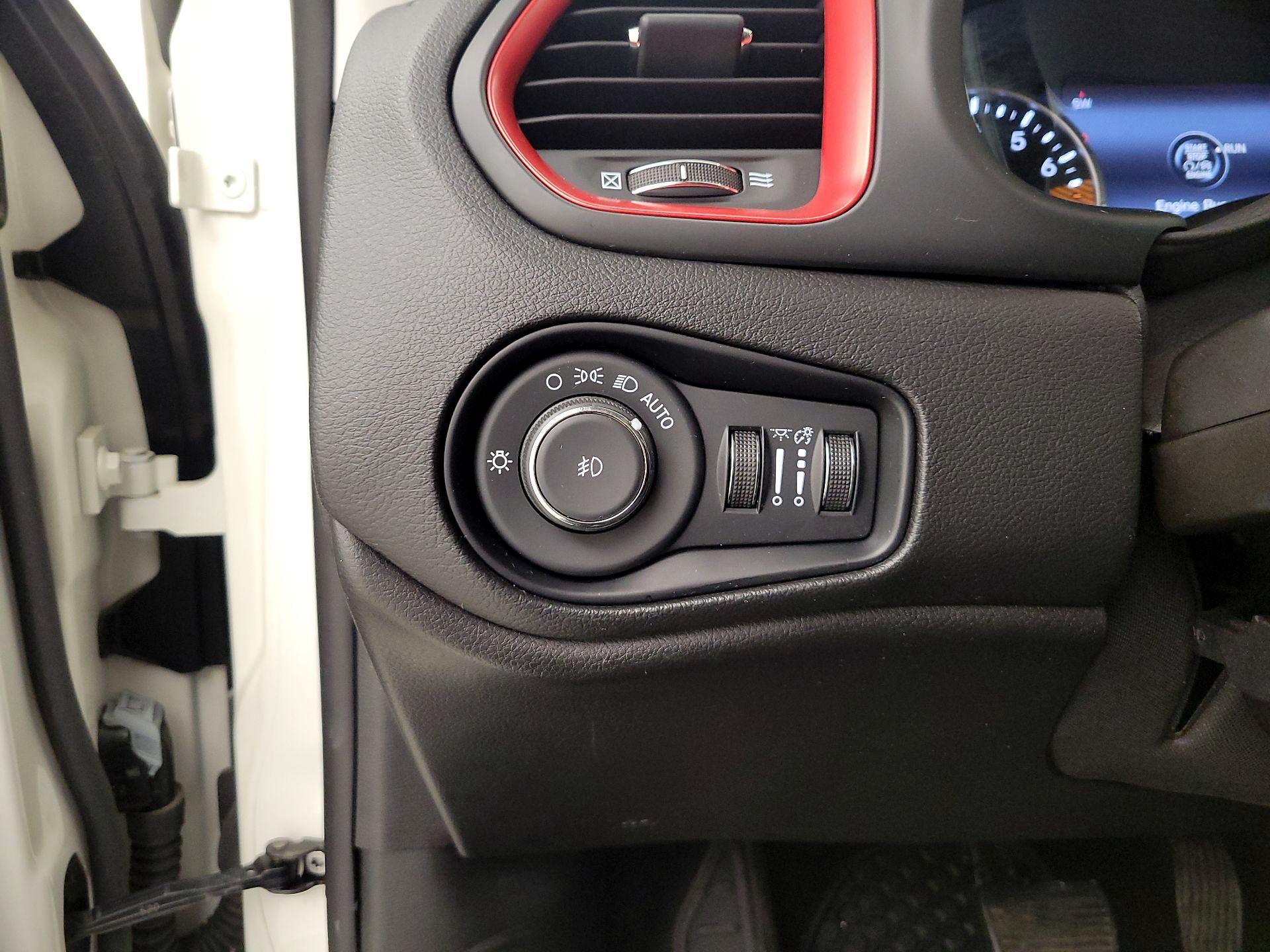 Thumbnail: 2022 Jeep Renegade - 13