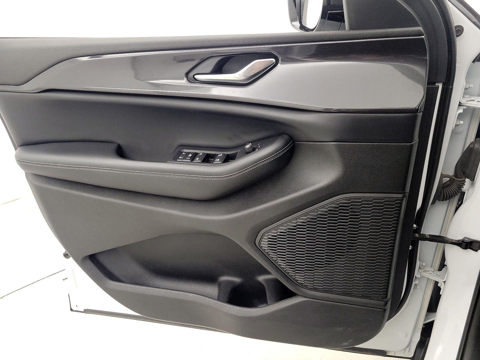Thumbnail: 2023 Jeep Grand Cherokee L - 12