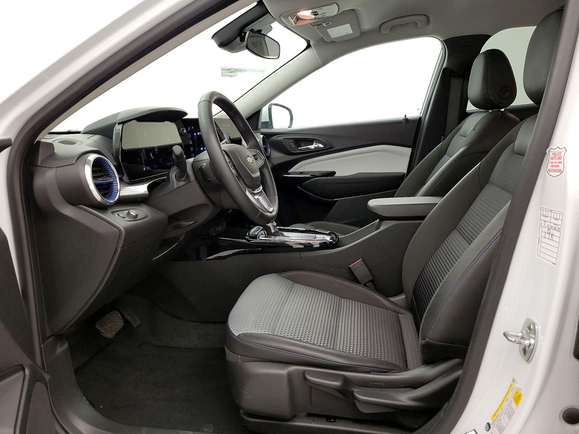 Thumbnail: 2025 Chevrolet Trax - 11