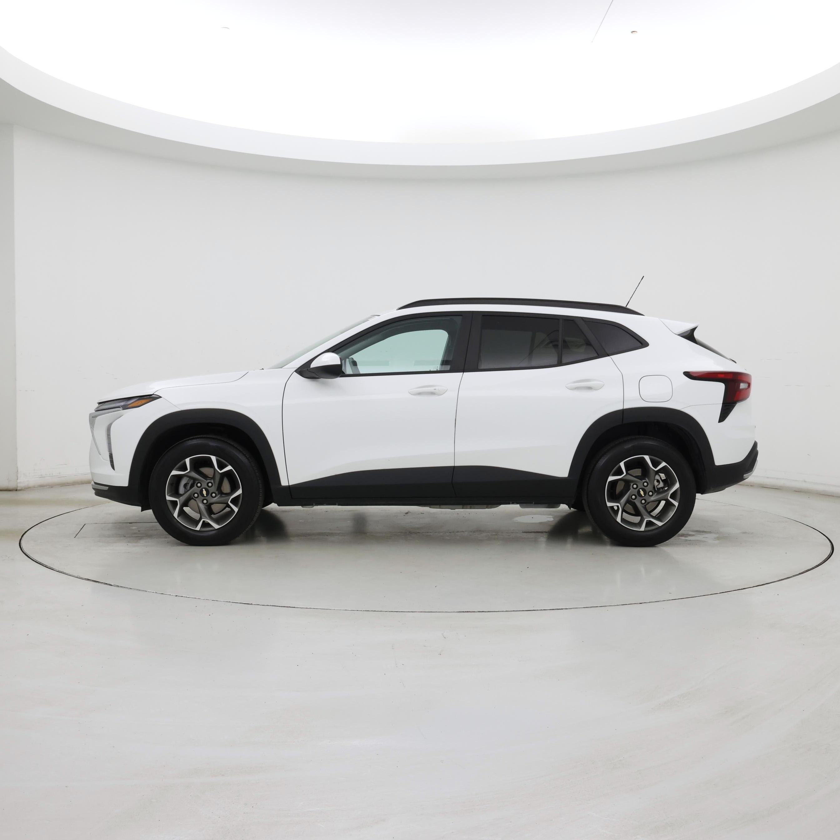 Thumbnail: 2025 Chevrolet Trax - 3