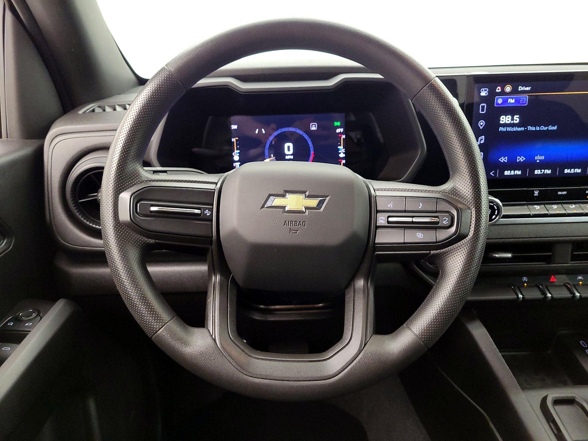Thumbnail: 2023 Chevrolet Colorado - 10
