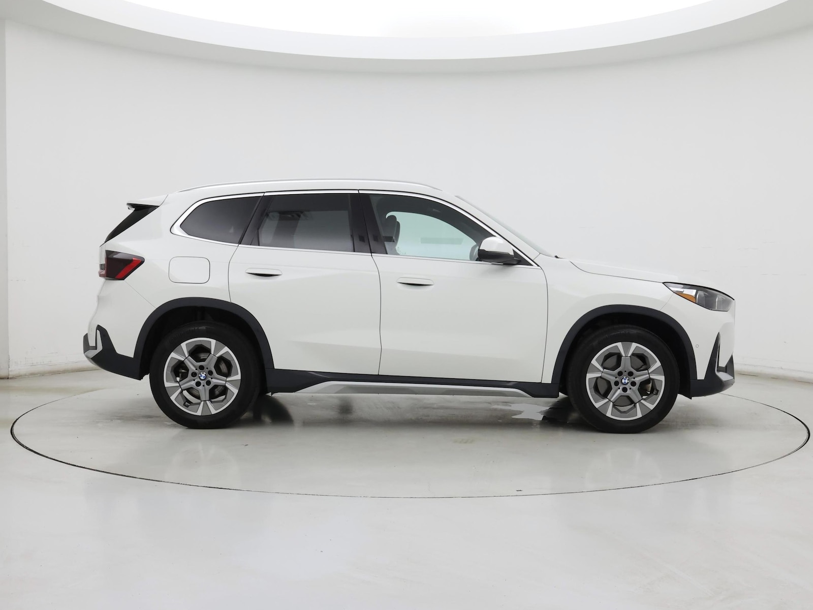 2025 BMW X1 28i - Photo 8