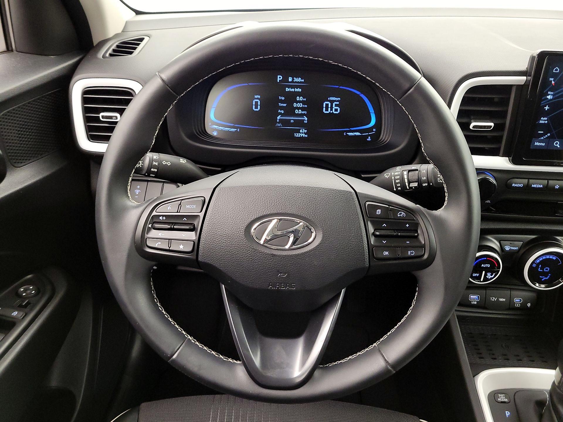 Thumbnail: 2023 Hyundai Venue - 10