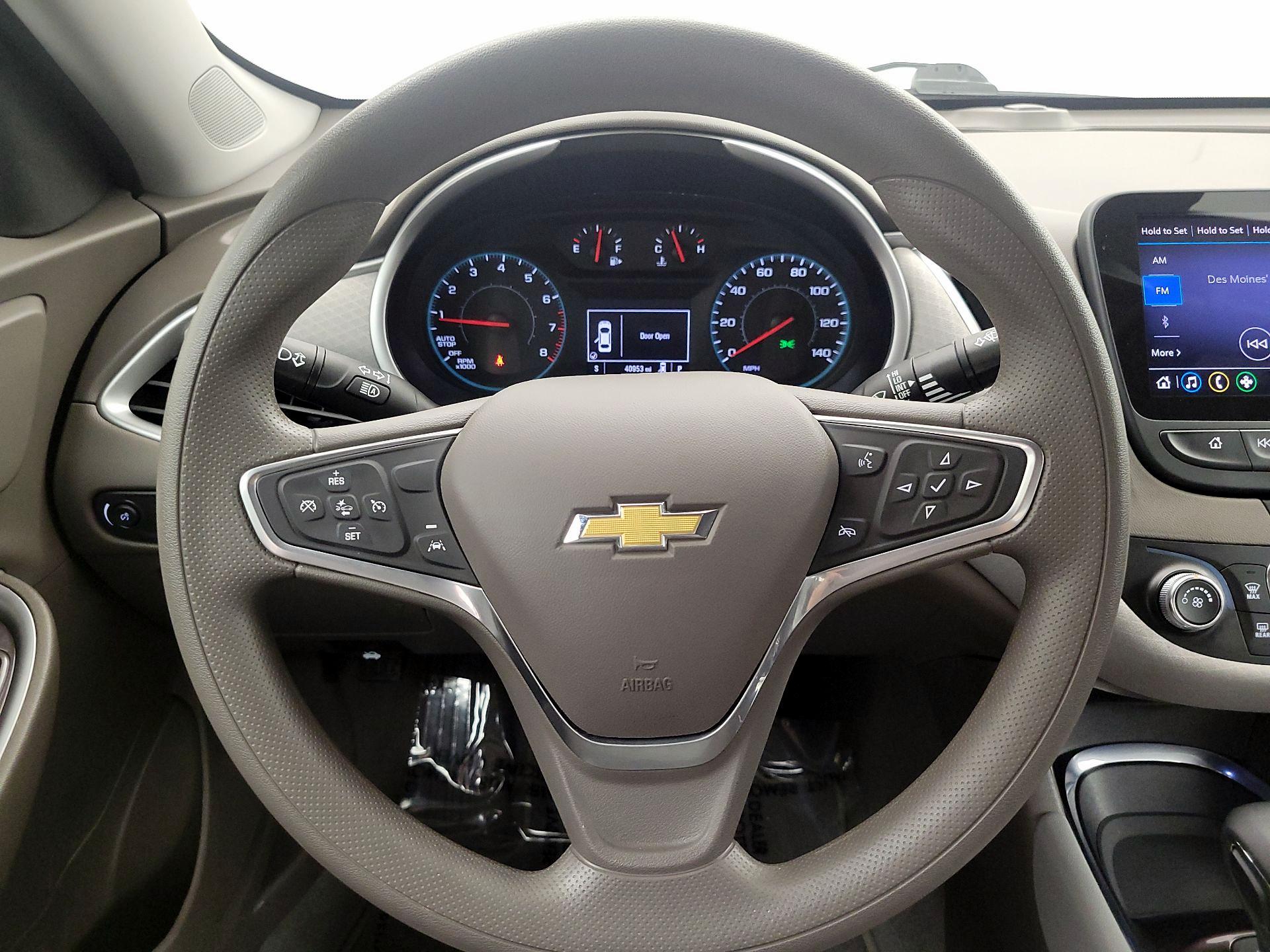 Thumbnail: 2022 Chevrolet Malibu - 10