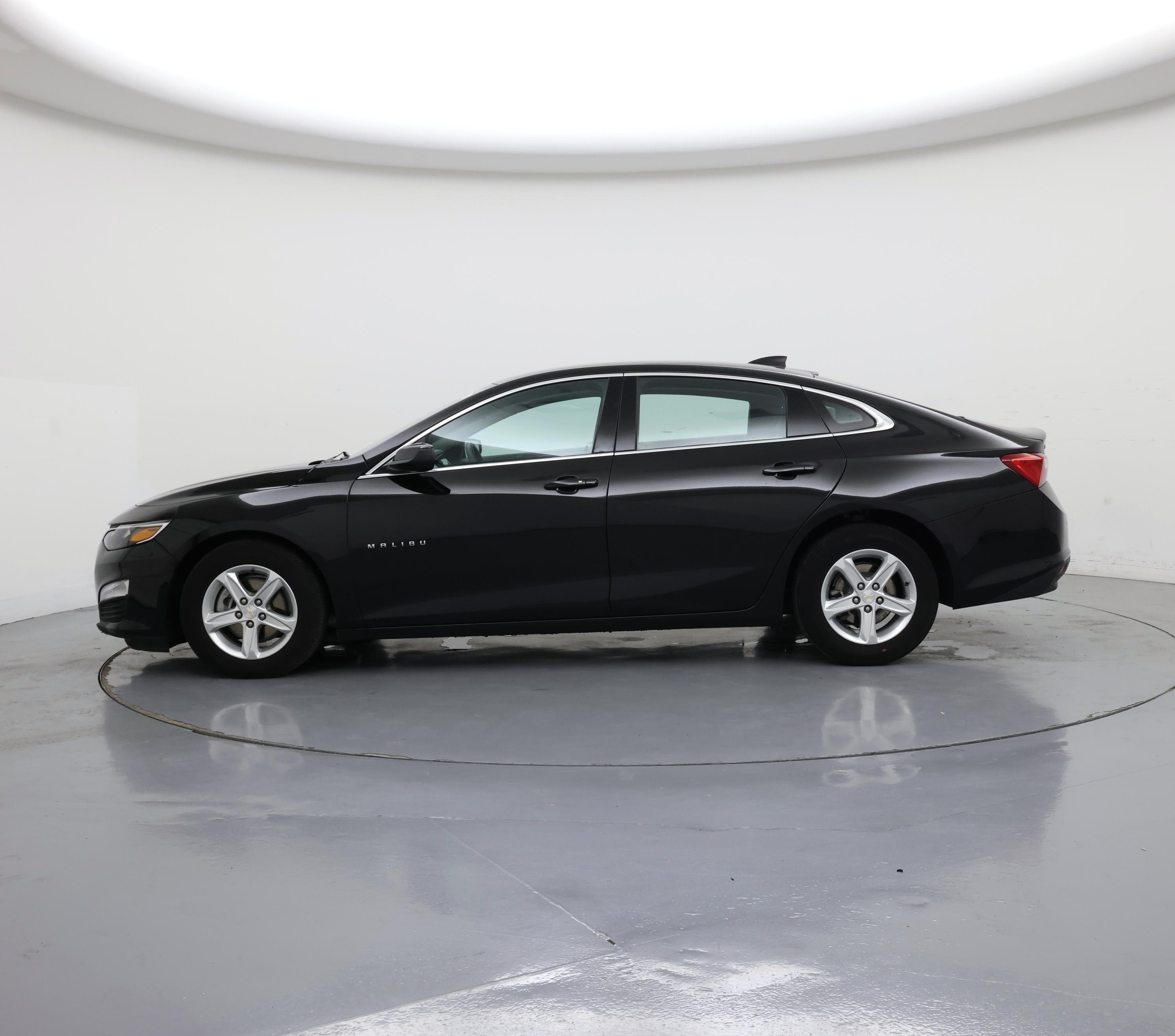 Thumbnail: 2022 Chevrolet Malibu - 3