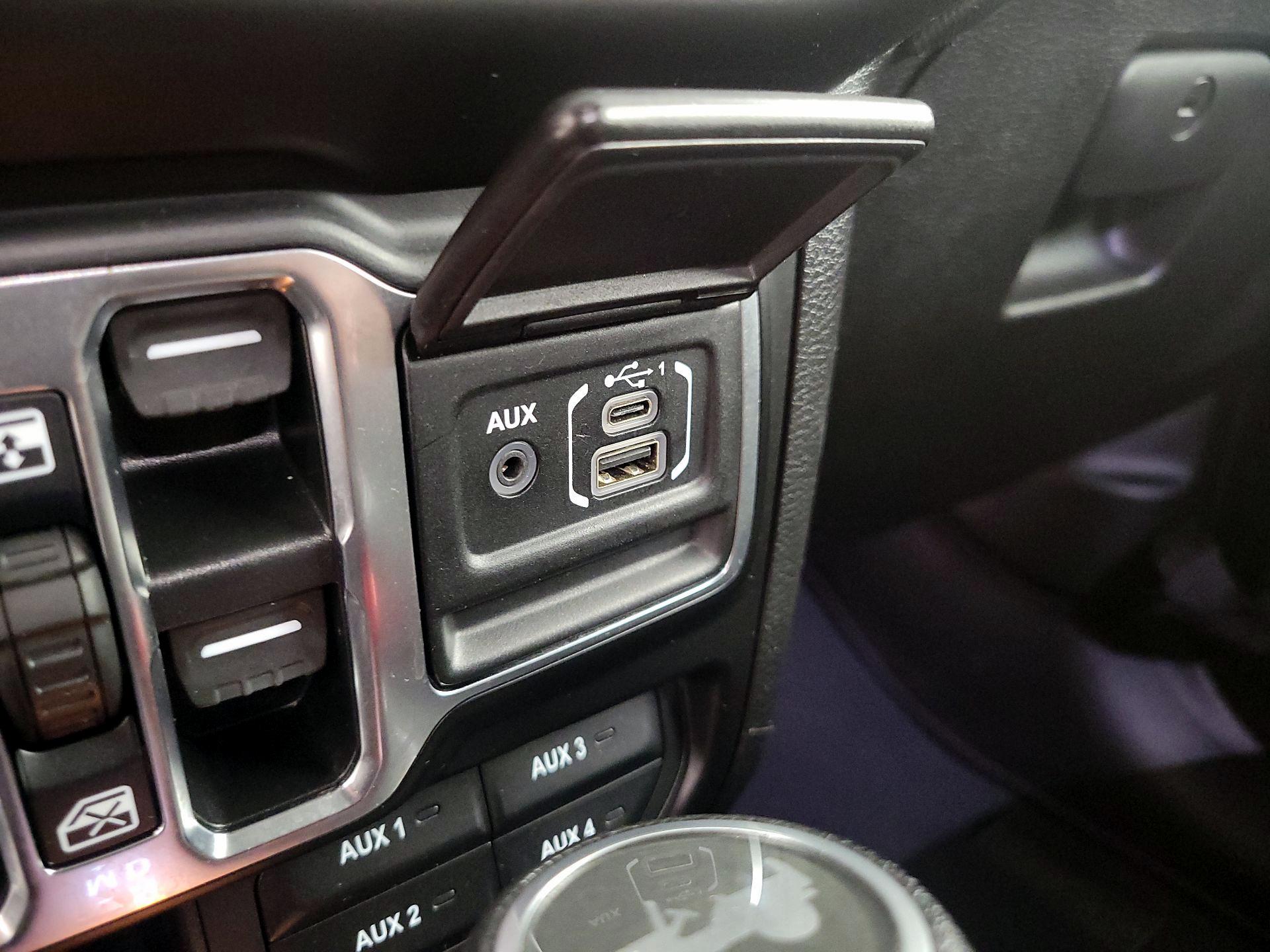 Thumbnail: 2022 Jeep Wrangler - 19