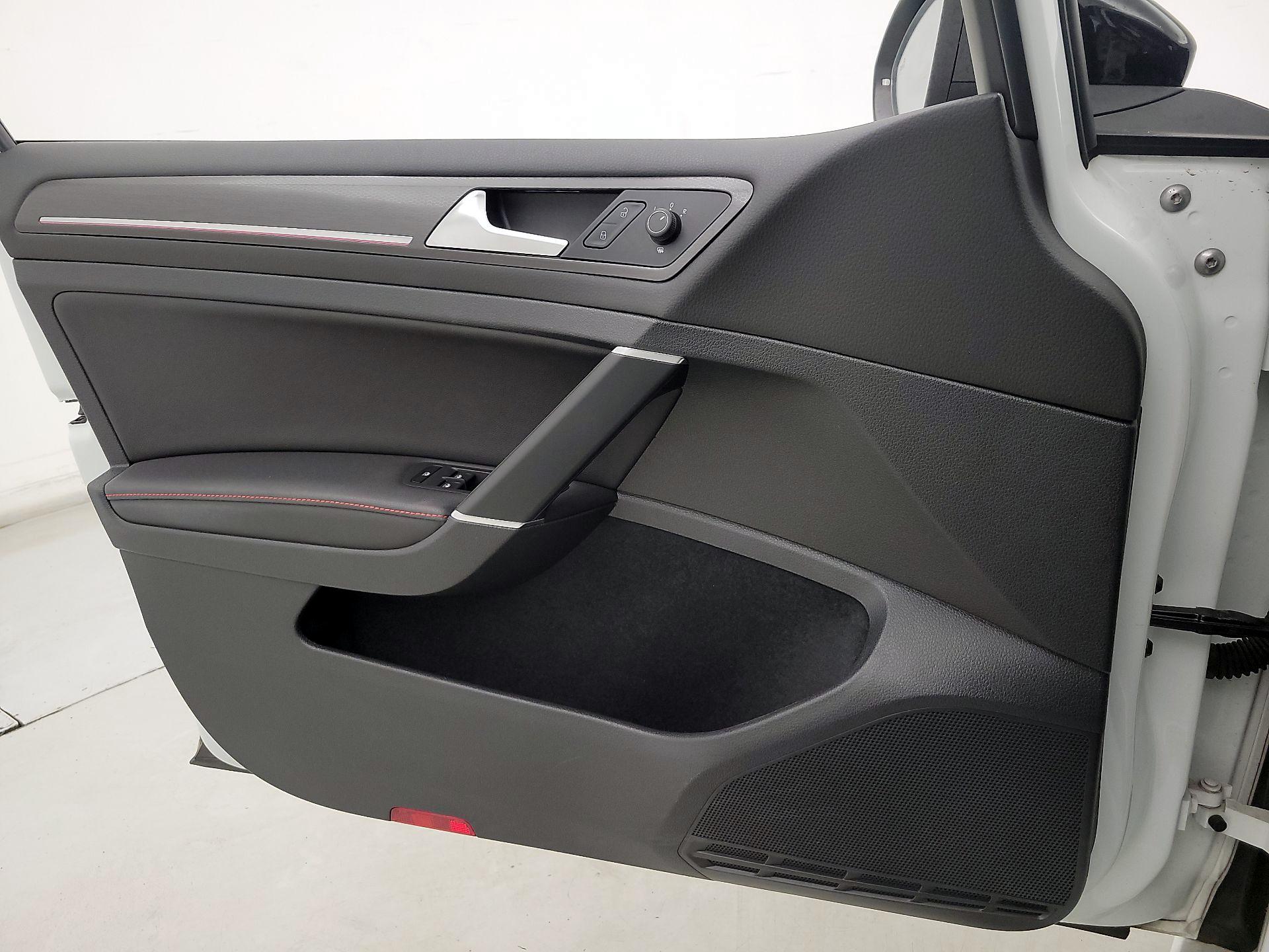 Thumbnail: 2021 Volkswagen Golf - 12