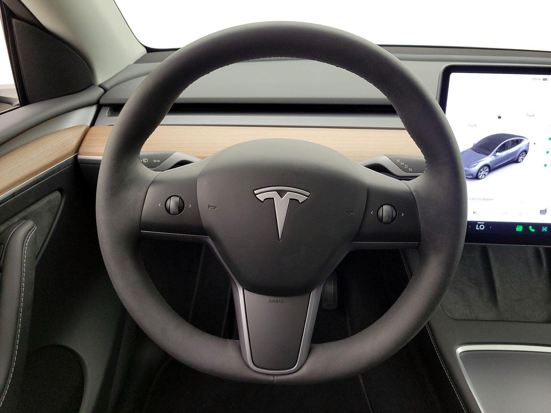 Thumbnail: 2023 Tesla Model Y - 10