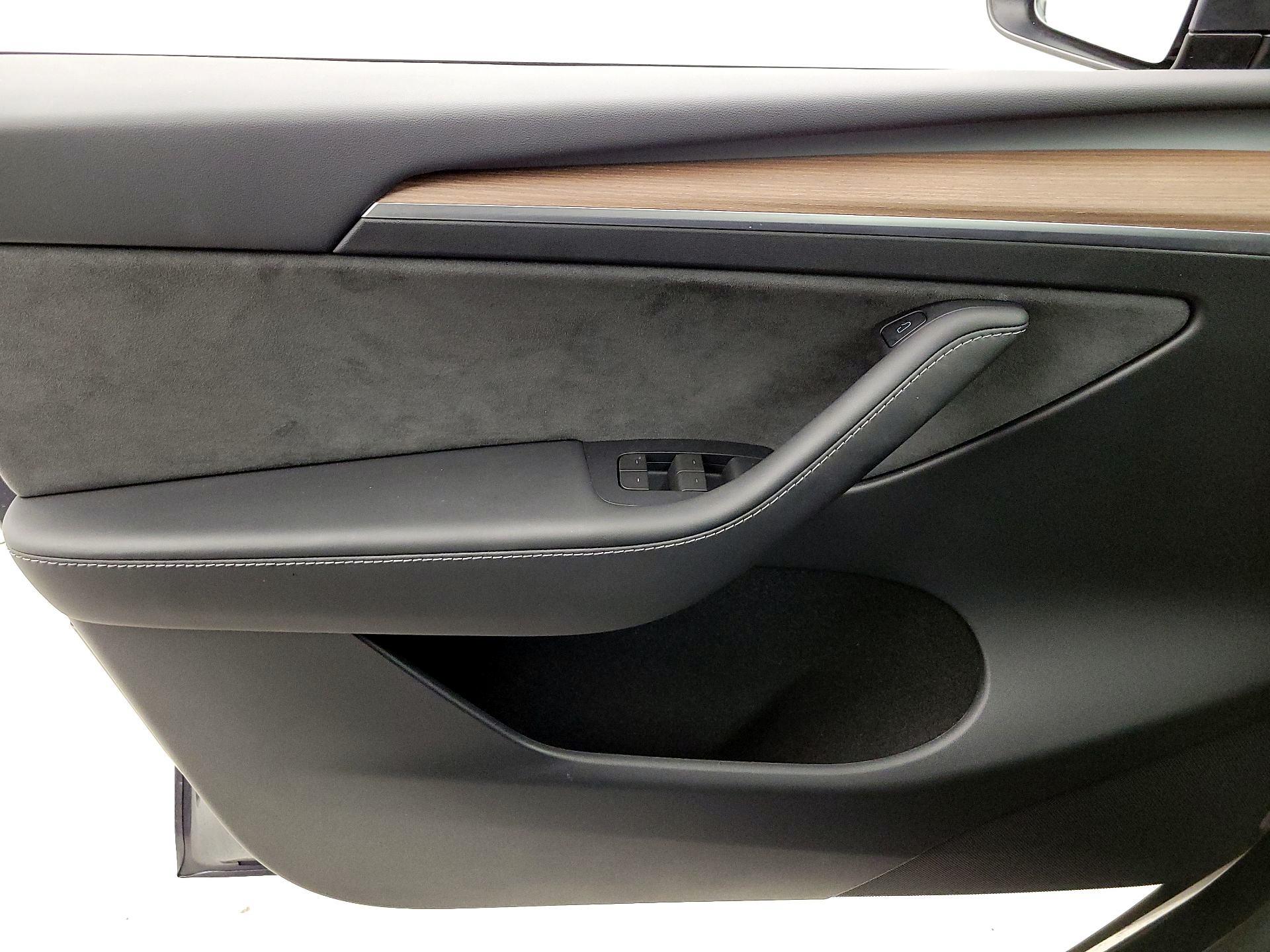 Thumbnail: 2023 Tesla Model Y - 12