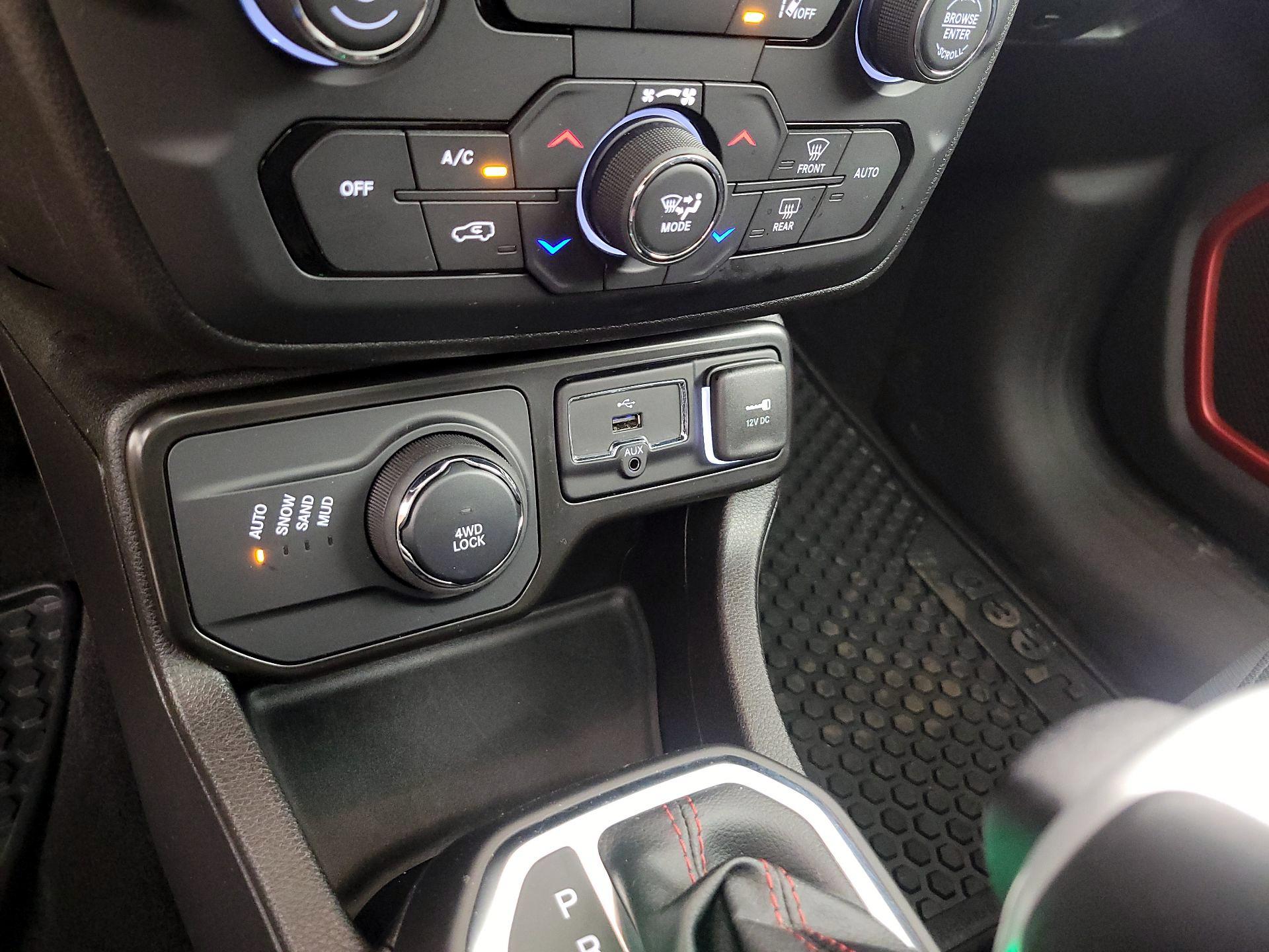 Thumbnail: 2023 Jeep Renegade - 19