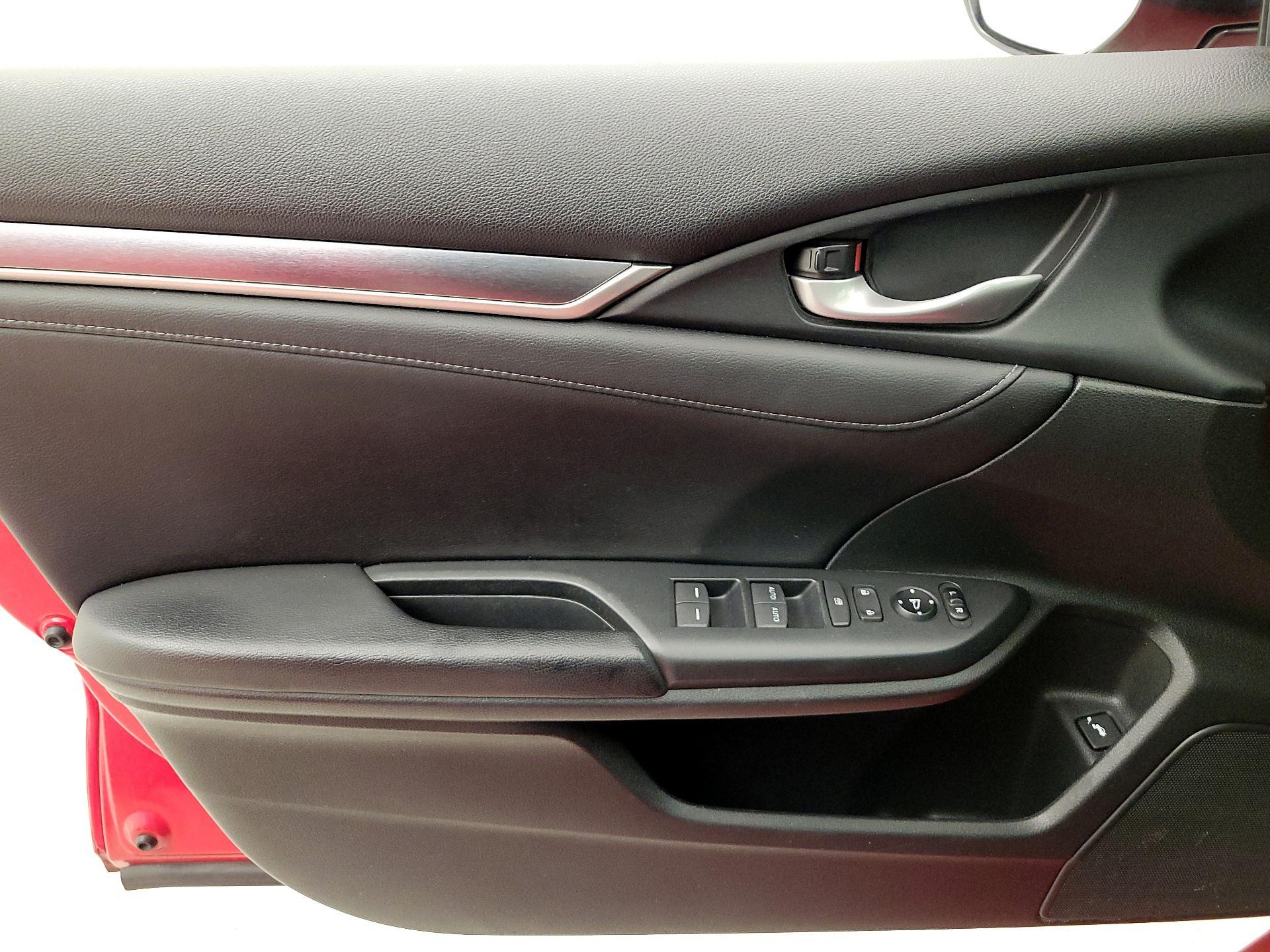 Thumbnail: 2016 Honda Civic - 12