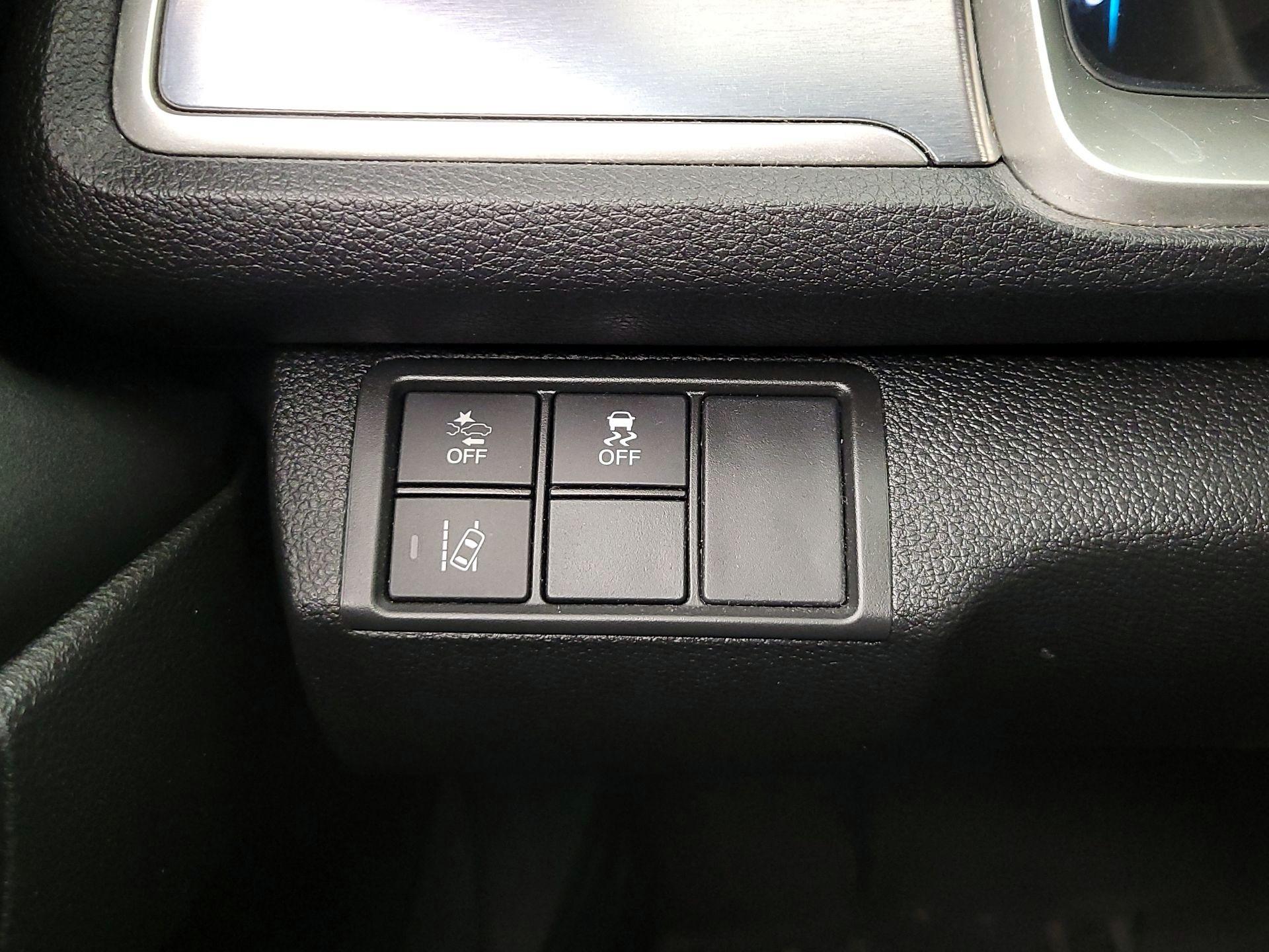Thumbnail: 2016 Honda Civic - 13