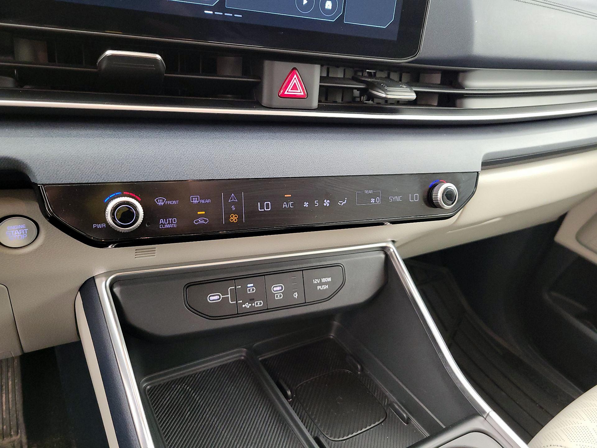 Thumbnail: 2026 Kia Carnival - 17
