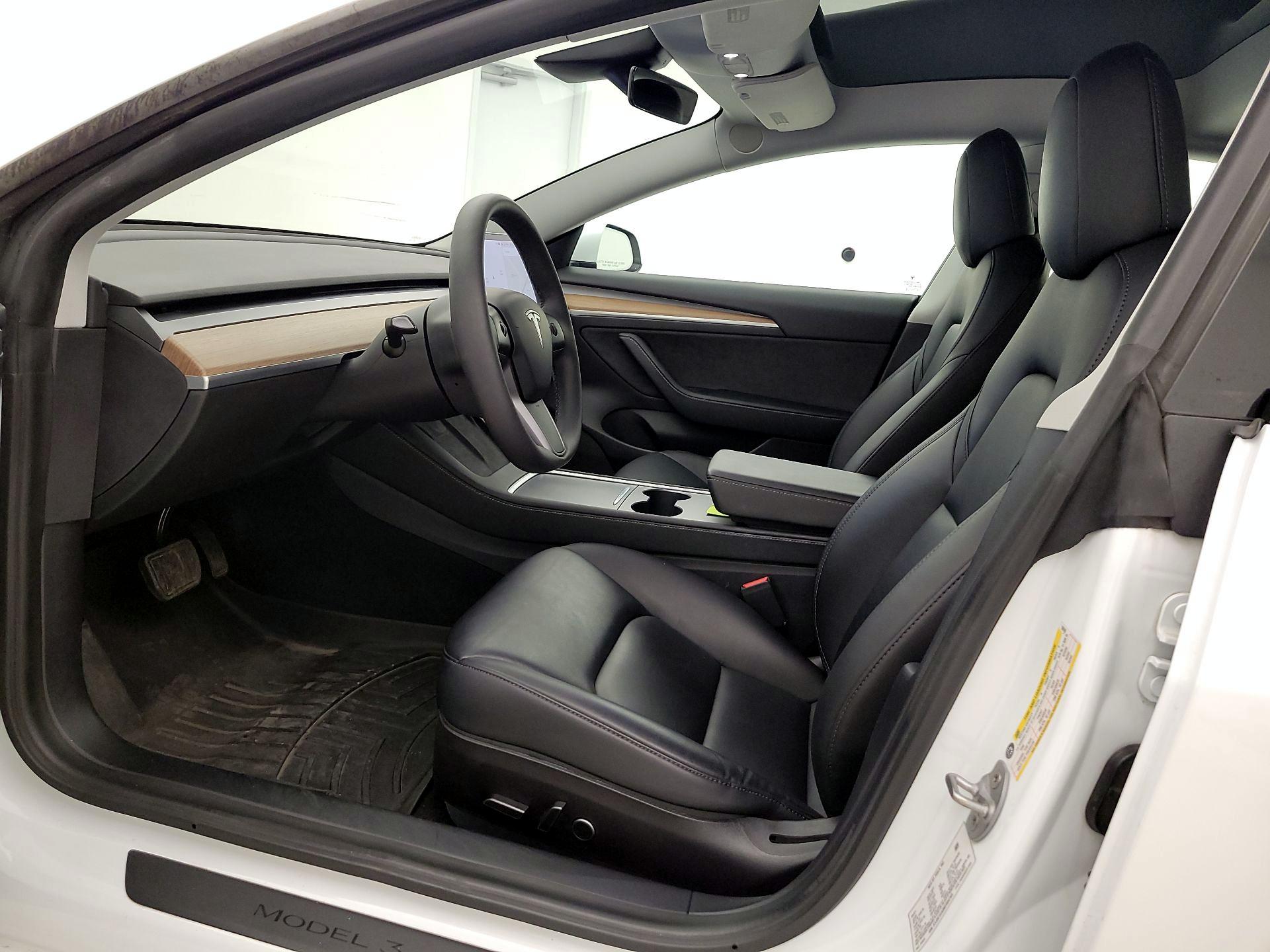 Thumbnail: 2021 Tesla Model 3 - 11