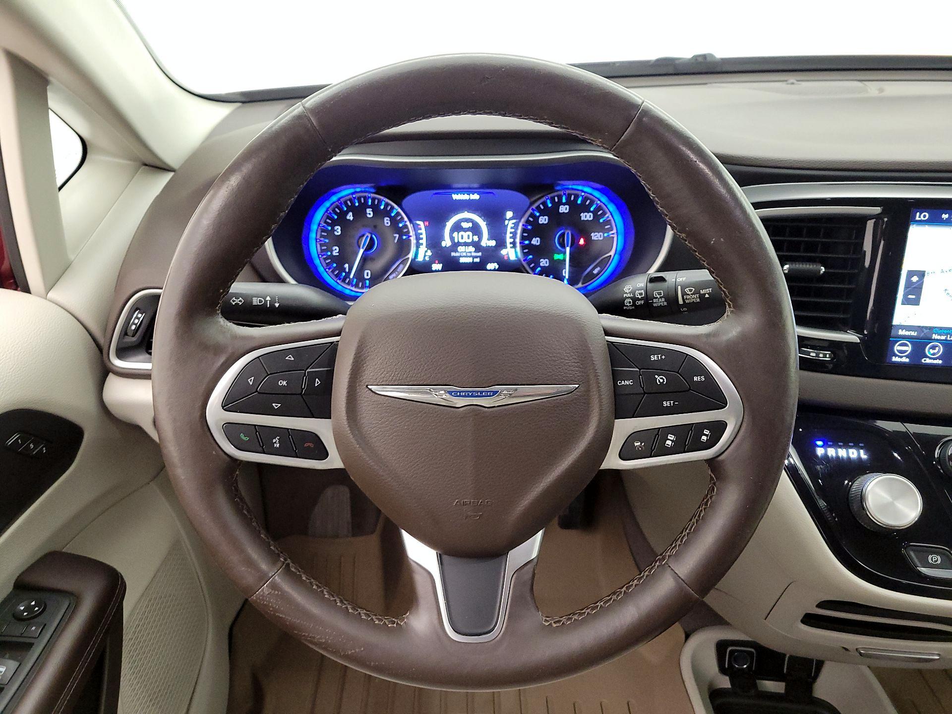 Thumbnail: 2020 Chrysler Pacifica - 10