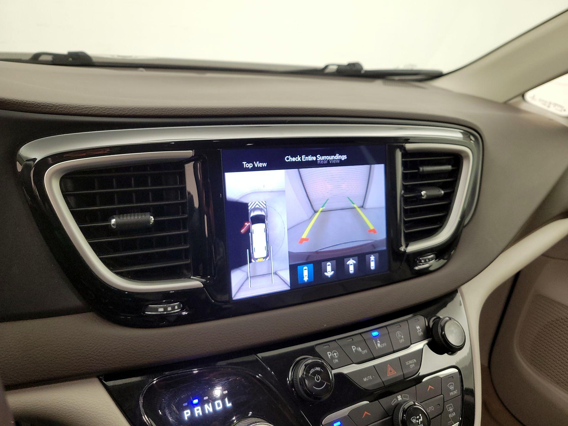 Thumbnail: 2020 Chrysler Pacifica - 15