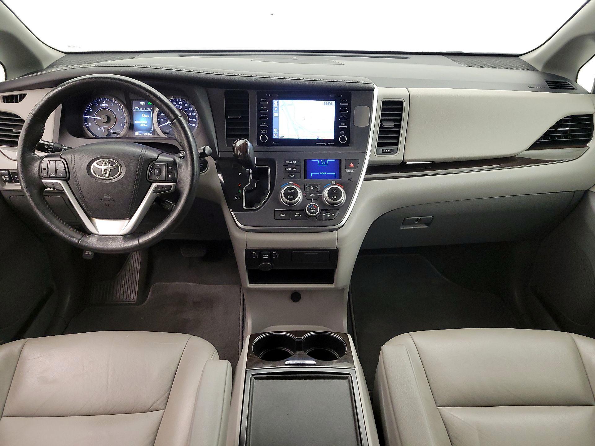 Thumbnail: 2019 Toyota Sienna - 9